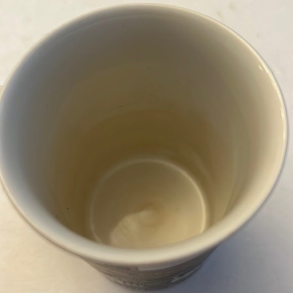 Dunoon Scotland Cottage Coffee Mug cat and squirrel on roof - Picture 4 of 6